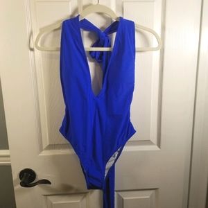 SHEIN Crisscross Knot Front One Piece Swimsuit